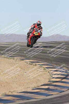 media/Dec-01-2025-Moto Forza (Mon) [[2daa91e15f]]/2-Intermediate Group/Session 2 (Turns 9 and 10)/